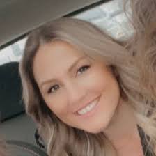 Amanda Janousek's Instagram, Twitter & Facebook