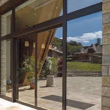 Sichtschutzfolie Fur Fenster Einseitig Durchsichtig Die Verspiegelte Fensterfolie Ist Auch Als Spionspiegelfolie Bekan Spiegel Folie Fensterfolie Spiegelglas