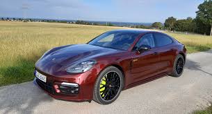 Pricing is expected to start at around $105,000. Der Neue Porsche Panamera Im Bfp Fahrbericht Die Sportliche Reiselimousine Ist Komfortabler Und Starker Geworden