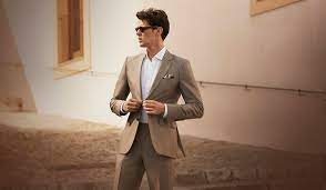 You obviously want to look beautiful, and keep your hair fresh and pristine throughout the day. What To Wear For A Summer Wedding To Be The Most Stylish Man There