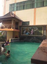 Kolam Renang Picture Of Pandanaran Hotel Semarang Tripadvisor