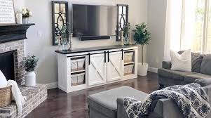 In a michigan lake cottage, the living room is designed in blue and white with pops of yellow. Most Popular Living Room Decor Ideas Trends On Pinterest You Can T Miss Ou Engine Farm House Living Room Chic Living Room Decor Living Room Decor Apartment