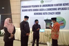 Dia menyarankan konfirmasi dengan kemenag kota sebagai pembina asn wilayah kerja khususnya kota banda aceh. Kemenag Banda Aceh Luncurkan Aplikasi E Office Nukilan