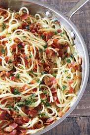 This Eggless Spaghetti Carbonara Is The Perfect Way To Get Your Carbonara Fix Without The Eggs And It S Ready In Carbonara Spaghetti Carbonara Eggless Recipes