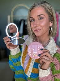 Lori Propst's Instagram, Twitter & Facebook