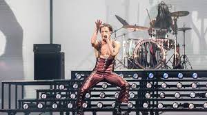 Eine szene vom esc sorgt in den sozialen netzwerken für wirbel: Esc 2021 Maneskin Aus Italien Singen Zitti E Buoni Im Finale Videos Esc 2021