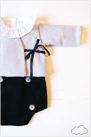En Attendant Bebe Une Ou Deux Petites Coutures Une Brassiere Cache Coeur En Jersey Gris Une Barboteus Style Bebe Enfants Styles Chandails De Bebe En Tricot