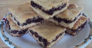 Put in saucepan and add sugar, salt, and water. Flour Me With Love Raisin Filled Cookie Bars Raisin Filled Cookies Filled Cookies Raisin Cookies