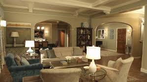 Get The Look Have A Living Room Like Olivia Pope On Scandal Olivia Pope Apartment Decor Elle Decor Living Room Apartment Decor