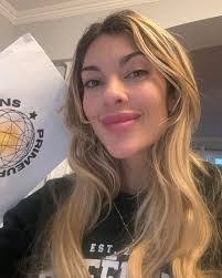 Ashley Lussier's Instagram, Twitter & Facebook