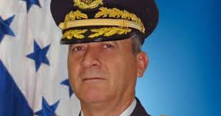 La amplia trayectoria del nuevo jefe de las FFAA René Orlando Ponce Fonseca
