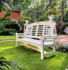 Garden Obelisks With Oxford Garden Bench Nikolai Misterwood V 2020 G Sadovye Skamejki Zimnij Sad Sadovye Idei