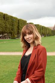 Eine leichte wispiness in all diesen pony macht diesen stil auch wunderbar und verleiht ihnen einen subtil ansprechenden eindruck. Mod S Hair Alix Der Schnitt Alix Ist Ein Long Bob Bis Zu Den Schultern Um Mehr Bewegung I Schulterlange Haare Frisuren Mod S Hair Schulterlange Haare Ideen