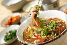 Traditionally the main dish of any korean meal is rice, which is supported by soup and banchan. Sup Ikan Dingin Pedas Mulhoe Blog Travel Jeju Tourism Idn Korea Sup Ikan Dingin