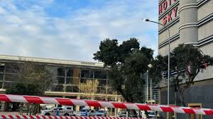 Tragedy at Cape Town's Hotel Sky: Man Dies After Fall - Imagen principal del artículo