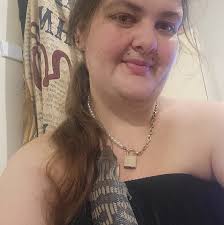 Dear lord help isabelle seems excited that it's bunny day, but i don't know  if I should be excited too 🤣