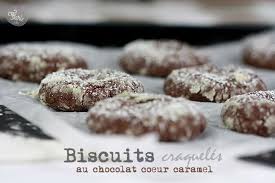 Le Biscuit Au Chocolat Craquele Fourre Au Caramel Feerie Cake Biscuits Biscuit Chocolat Cookies Et Biscuits