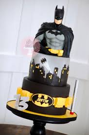 Diesen dann in einer springform bei 180 °c 35 minuten backen (stäbchenprobe machen). Batman Kuchen Batmankuchen Batman Birthday Cakes Superhero Birthday Cake Batman Cake