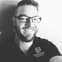 Adam Shave's Instagram, Twitter & Facebook