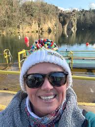 Only just discovered this group! D'oh! Happily been swimming all winter ❄️  Sone photos below 🏊‍♀️🩱