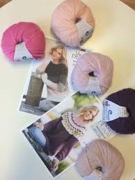 :) 2 nye kataloger i samarbeid med kathrine sørland! Moull Garn Tekstil As Nyhet Fra Vikinggarn Og Kathrine Sorland To Nye Oppskriftshefter I Viking Alpaca Bris Vi Har Oppskriftene Og Garnet Velkommen Facebook