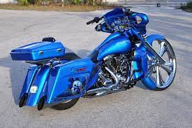 Pin By La Lopita Torres On Badassery Rides And Bikes Custom Street Glide Harley Davidson Bikes Harley Davidson Baggers