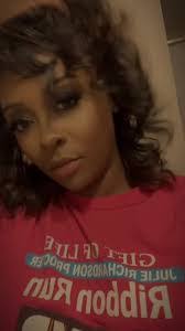 Bee Parker's Instagram, Twitter & Facebook