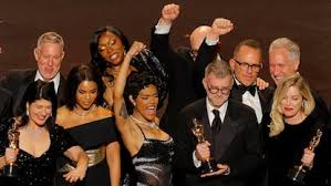 One Battle After Another' wins six Oscars in a ceremony with few references  to politics or war | Culture | EL PAÍS English