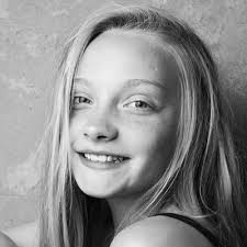 julia barfield (@generallyjulia)