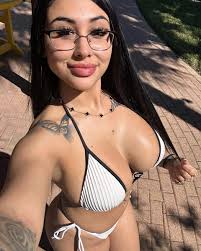 Mjaee - Free pics, galleries & more at Babepedia