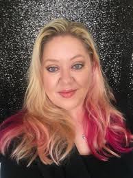 Beth Sandefur's Instagram, Twitter & Facebook