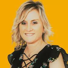 Angie Healey's Instagram, Twitter & Facebook