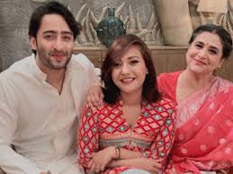 He is best known for playing the role of anant bajpai in navya.naye dhadkan naye sawaal,. Kuch Rang Pyaar Ke Aise Bhi 3 Aashika Bhatia Shares Photos With Shaheer Sheikh And Supriya Pilgaonkar Times Of India