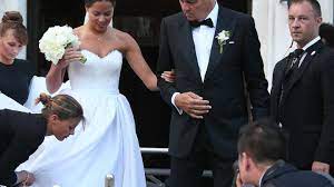 Hochzeitskleider standesamt kleid standesamt hochzeitskleid plus size outfits standesamt abendgarderobe damen damen kleider festlich plus size hochzeit standesamtliche hochzeit ana ivanovic mehr dazu. Ana Ivanovic Bastian Schweinsteiger Das Ist Ihr Brautkleid Gala De