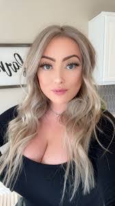 Andrea Rickert's Instagram, Twitter & Facebook