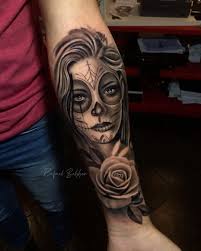 48 Tatuagens Masculinas Em Preto E Cinza Blog Tattoo2me Tatuagens no braço são sempre uma boa escolha, pois o braço é sem dúvidas um dos melhores lugares para se. 48 tatuagens masculinas em preto e