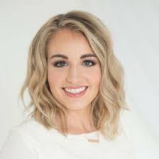 Alexis Holloway's Instagram, Twitter & Facebook