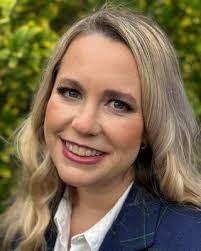 Sara Donohue's Instagram, Twitter & Facebook