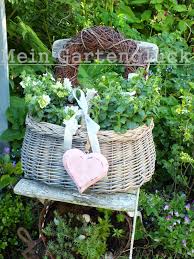 Meine Stuhlchen Dienen Meiner Kreativen Dekoader Garten Deko Garten Topfgarten