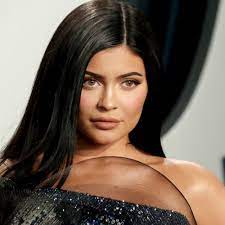 Kylie jenner | 11.8b people have watched this. Is Kylie Jenner S Cake Cutting Scandal The Best We Can Do For Gossip Vanity Fair