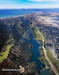 The Trace Of The Northern San Andreas Fault Zone Is Clearly Visible In This Aerial Photograph Of The Crystal Sp San Andreas Fault Aerial Photograph San Andreas