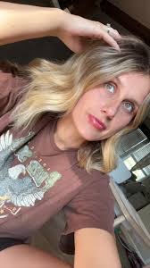 Jocelyn Gill's Instagram, Twitter & Facebook