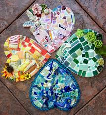 Today, conveying ceramic mosaic tiles incorporates a hospitable affair as respects minor bits of windowpane or stone now pleasant craftsmanship or religion. Pin On Mosaic Hearts