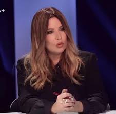She was previously married to laerte pappalardo. Selvaggia Lucarelli Gegen Maria De Filippi Sie Als Pontius Pilatus