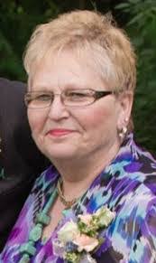 Carrie Oaks's Instagram, Twitter & Facebook