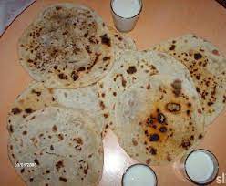 Togerek Mayasiz Hamur Tutulur Bir Kilo Hamur Iki Bardak Su Bir Corba Kasigi Silme Tuz Yogrulur Kulak Memesi Kadar Yemek Yiyecek Ve Icecek Gida