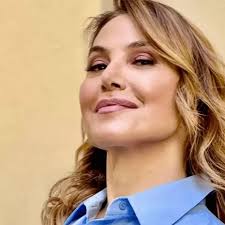 Barbara D'Urso riceve l'ennesimo tapiro e lancia una stoccata a Pomeriggio  5!