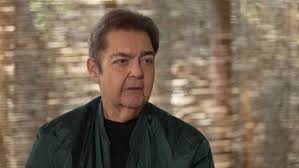 Faustão é internado em São Paulo seguindo 'protocolo já previsto': 'Tudo sob controle', diz assessoria