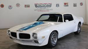 Due to engineering problems that delayed the introduction of the newly designed 1970 pontiac firebird models, they arrived in showrooms across america on february 26, 1970. 1970 Pontiac Firebird Muscle Car Facts