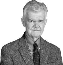 Holly Mcvicker's Instagram, Twitter & Facebook